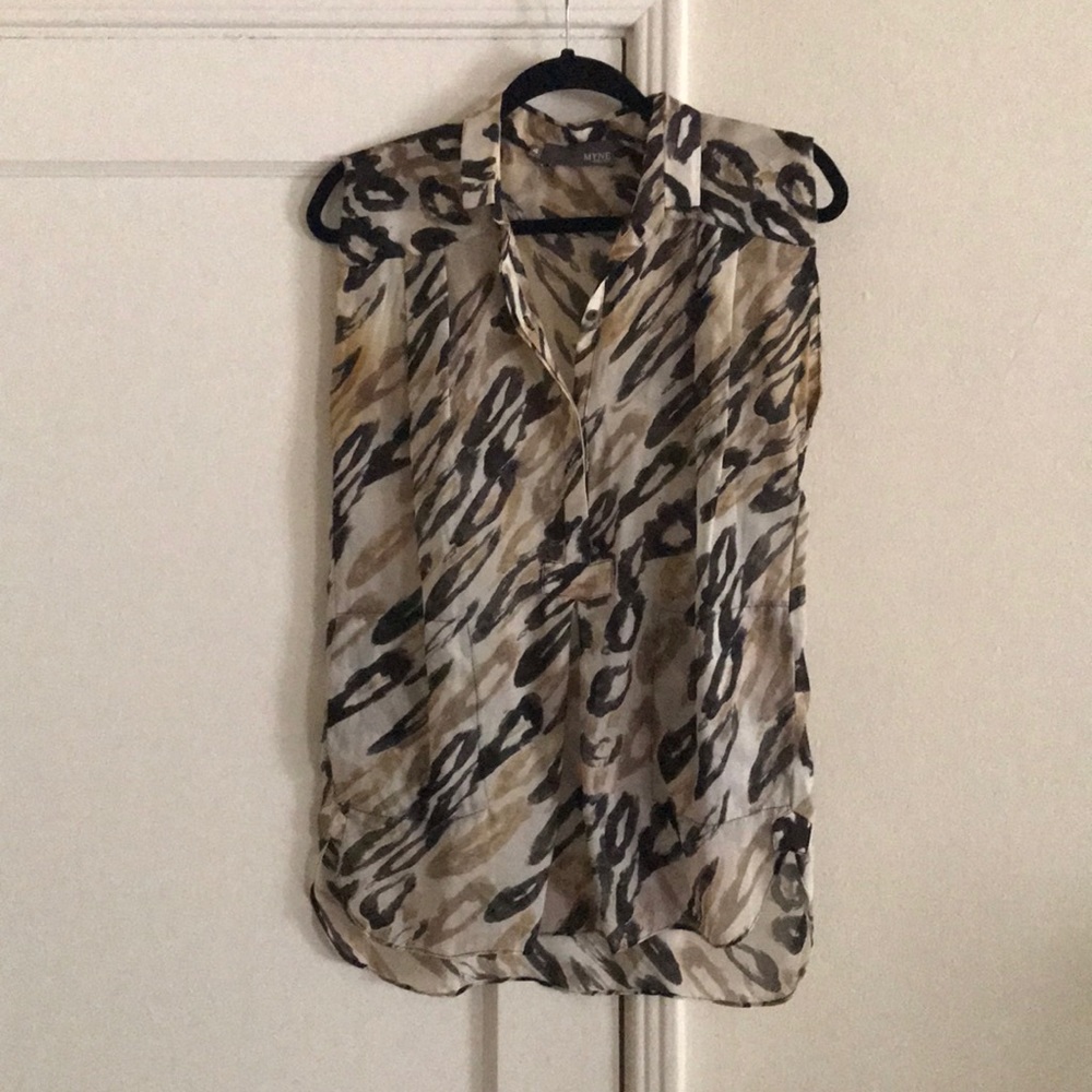 Women’s cap sleeve cheetah print top
